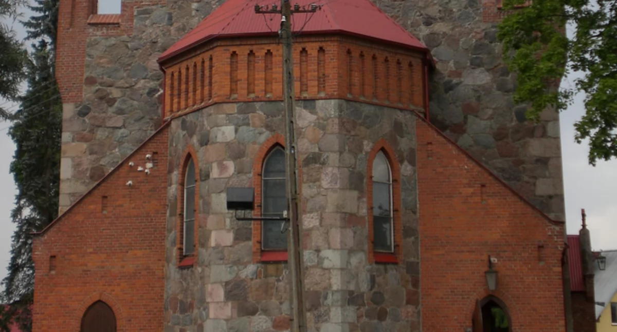 Kòscół w Gòwidlënie. Òdj. https://pl.wikipedia.org/wiki/Gowidlino