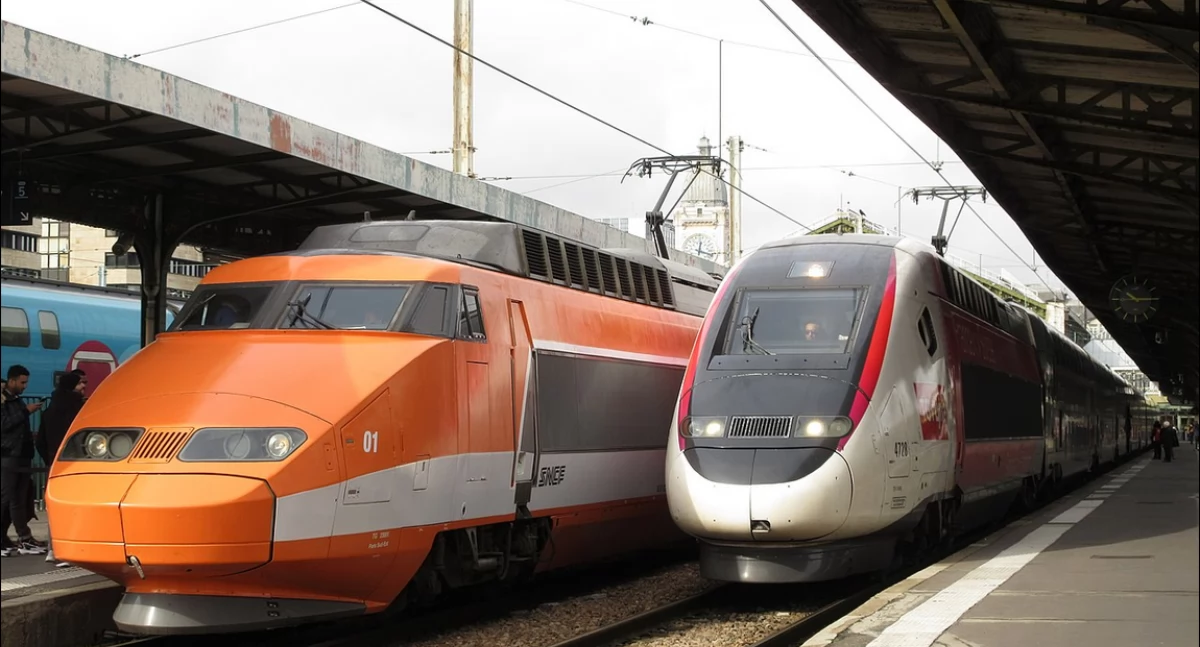 https://pl.wikipedia.org/wiki/TGV#/media/Plik:Deux_TGV_%C3%A0_Paris-Lyon.jpg