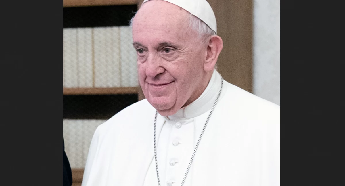 https://upload.wikimedia.org/wikipedia/commons/7/76/Pope_Francis.jpg