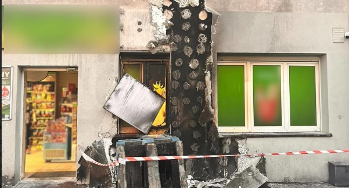 https://lebork.policja.gov.pl/pm7/informacje/wiadomosci/145372,Podpalil-palety-pod-sklepem-w-Leborku-i-odjechal-pociagiem-do-Warszawy-Ogniem-za.html