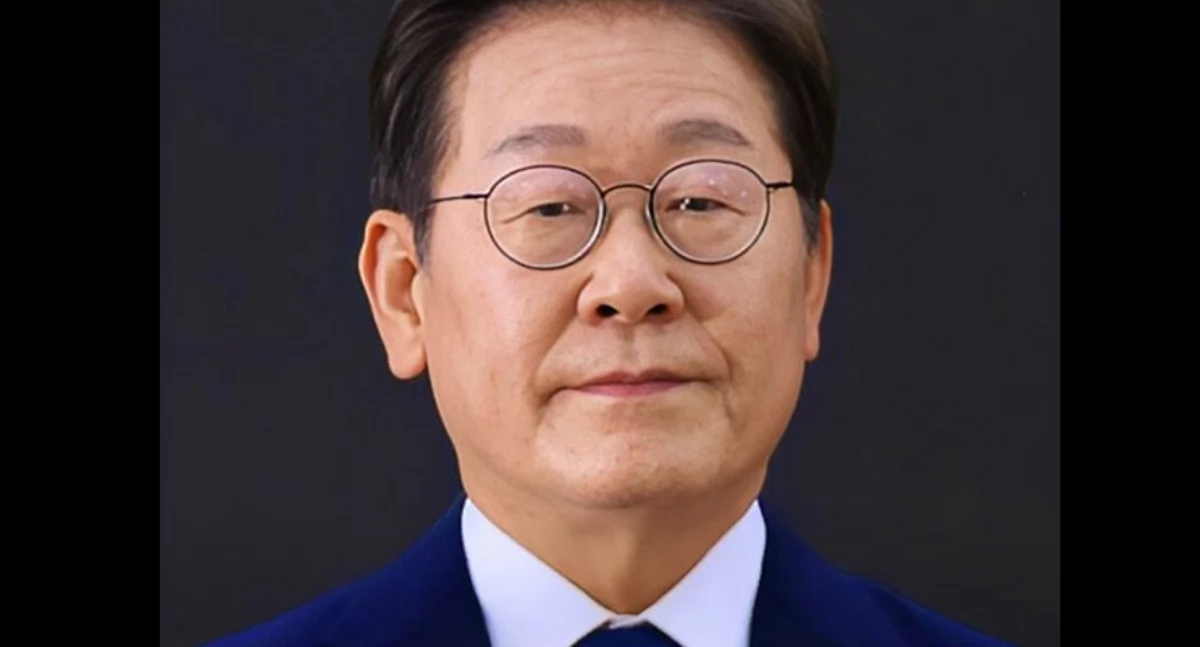 Prezydent Pôłniowi Kòreje Li Dze Miiung. Aùtór: Korea.net / Korean Culture and Information Service; zdrzódło:https://pl.wikipedia.org/wiki/Lee_Jae-myung#/media/Plik:President_Lee_Jae-myung_2025_(cropped).jpg