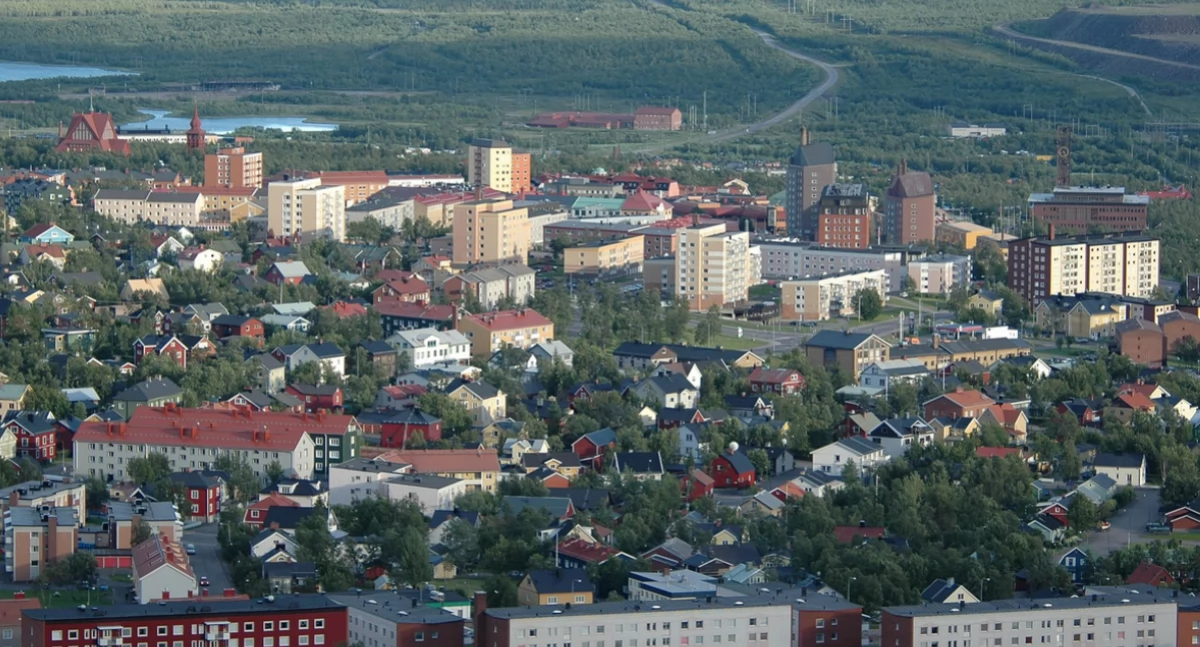 Kiruna. Aùtór: Johan Arvelius; zdrzódło: https://pl.wikipedia.org/wiki/Kiruna#/media/Plik:Kiruna.jpg