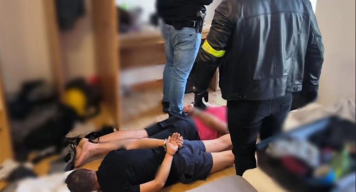 Òdj. https://pomorska.policja.gov.pl/pom/informacje/wiadomosci/148930,Przystawili-lufe-do-glowy-i-kazali-jechac.html