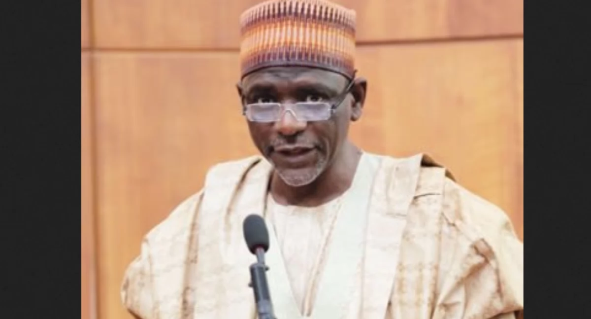 Dôwny minister pòùczënë w Nigerii Adamù Adamù. https://en.wikipedia.org/wiki/Adamu_Adamu#/media/File:Adam-Adamu.jpg