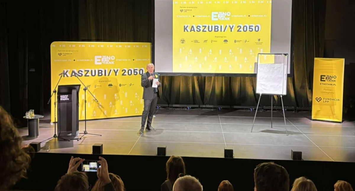 Z Kaszëb, Zaczãlë mësleniô przińdnoce - zdjęcie, fotografia