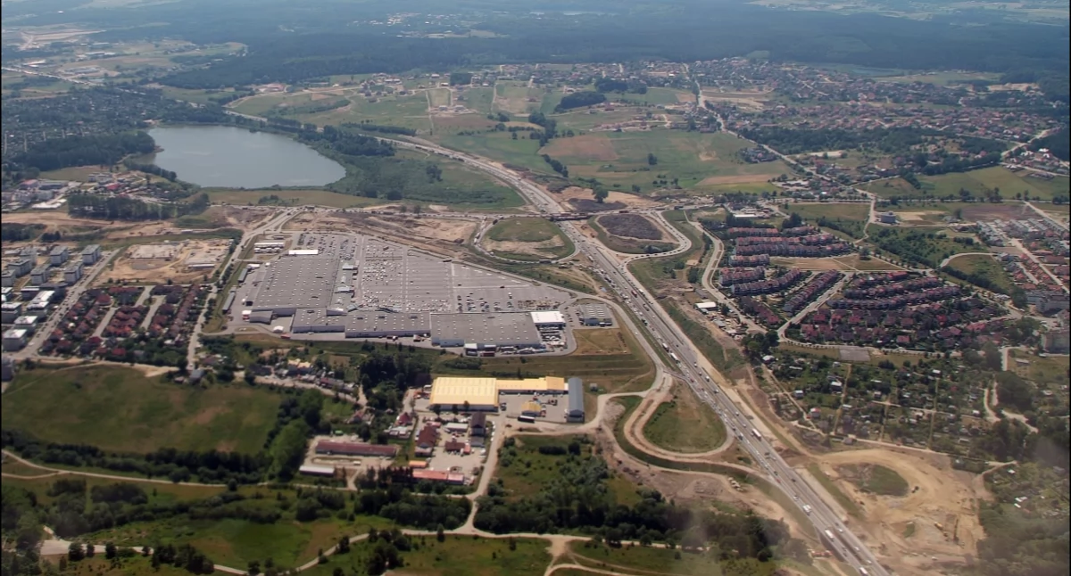 Pòzdrzatkòwi òdjimk. © Ra Boe / Wikipedia; zdrzódło: https://pl.wikipedia.org/wiki/Obwodnica_Tr%C3%B3jmiasta#/media/Plik:Luftbild_Polen_S6_2010-07_01(RaBoe).jpg