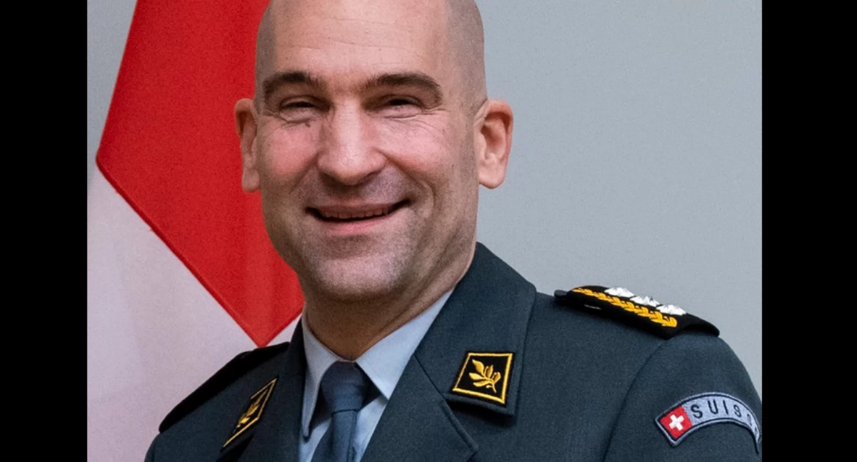 Thomas Süssli. Òdj. Chairman of the Joint Chiefs of Staff from Washington D.C, United States - 191218-D-HD608-0043; zdrzódło: https://en.wikipedia.org/wiki/Thomas_S%C3%BCssli#/media/File:Thomas_S%C3%BCssli_in_2019.jpg