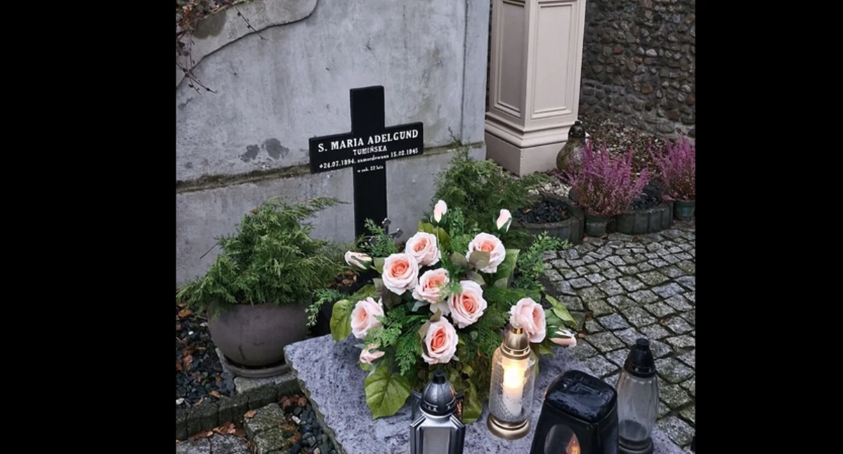 Grób s. Adelgùnd. Òdj. Piotr Butowski - https://commons.wikimedia.org/wiki/File:Grobadelgund.jpg