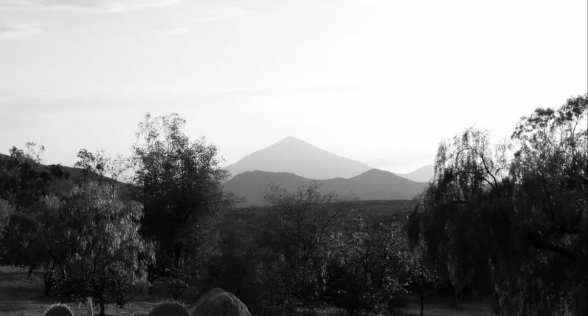 Cuchumá niedalek Tecate. Òdj. UncleMunkle; zdrzódło: https://en.wikipedia.org/wiki/Tecate_Peak#/media/File:Kuuchamaa.jpg