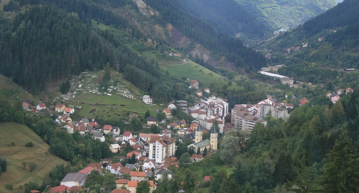 Vareš. Òdj. Badener; zdrzódło: https://pl.wikipedia.org/wiki/Vare%C5%A1#/media/Plik:Vare%C5%A1_0311.jpg