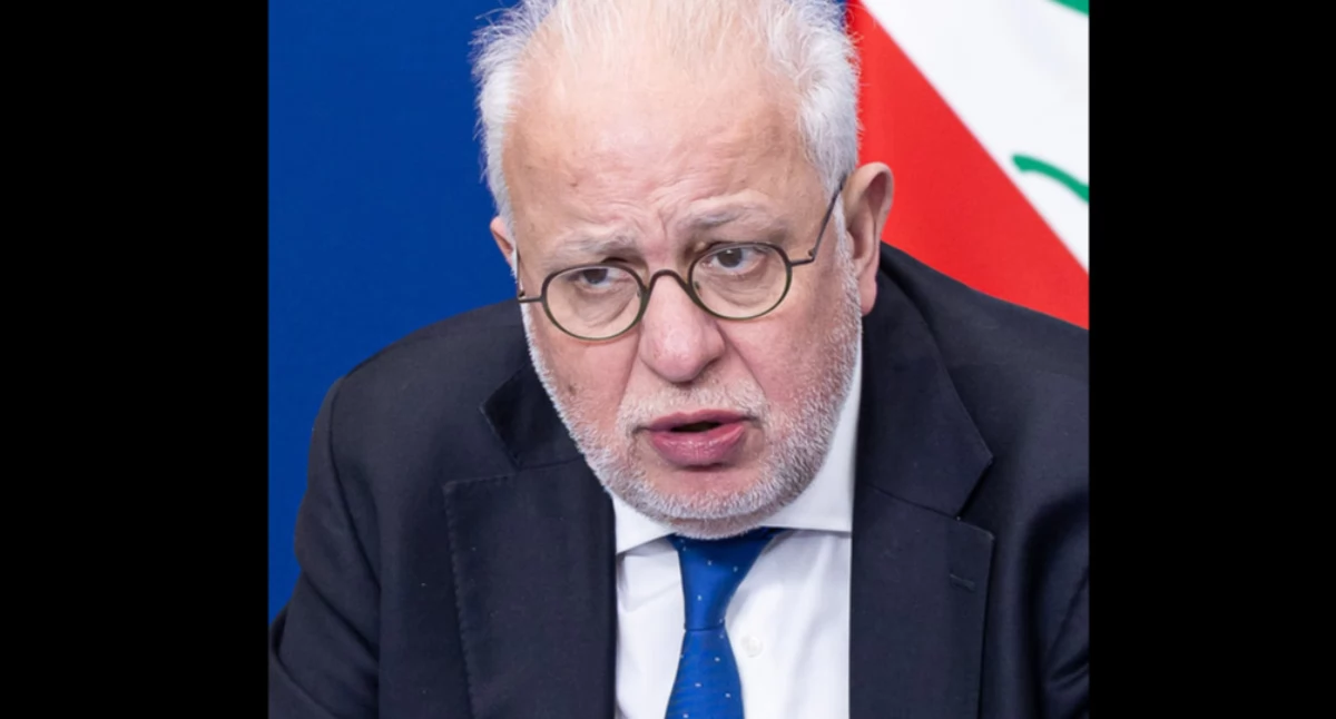 A. Nassar; zdrzódło: https://en.wikipedia.org/wiki/Adel_Nassar#/media/File:Adel_Nassar_-_2025_(cropped).jpg