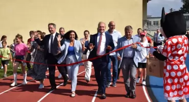 Nowi spòrtowi kómpleks w Nowi Karczmie