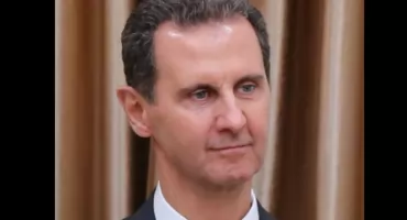 Baszar al-Asad òtrëti, béł w kriticzny stojiznie