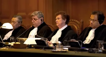 Sãdzowie Tribùnału w Hadze skôzóny