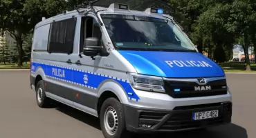 Lëdzkô rãka na smiecach w Słëpskù