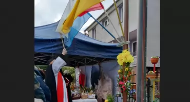 Pòswiãcenié krziża we Wickù