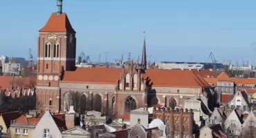 Pòd pòsową kòscoła zawiesëlë miesądz